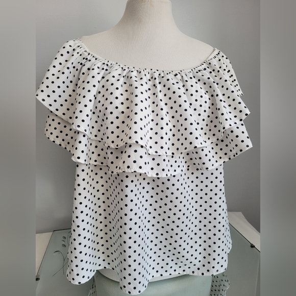 OFF SHOULDER RUFFLE POLKA DOT TOP - Picture 2 of 6
